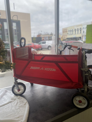 Radio Flyer Ez-Fold Wagon (org $89) *sm hole/as is