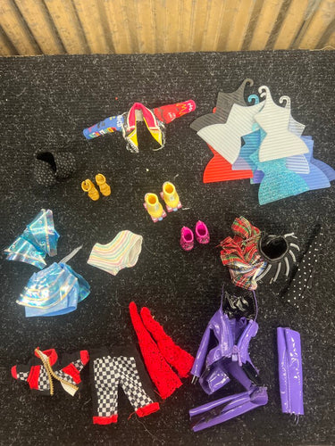 LOL Surprise Clothes/Shoes/Hangers Set