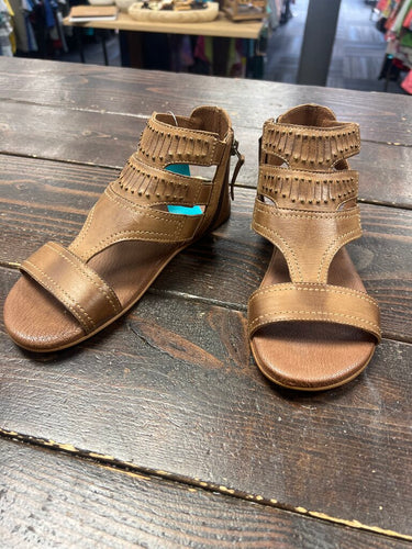 Gals Sandals (org $109.99) ROAN 7.5