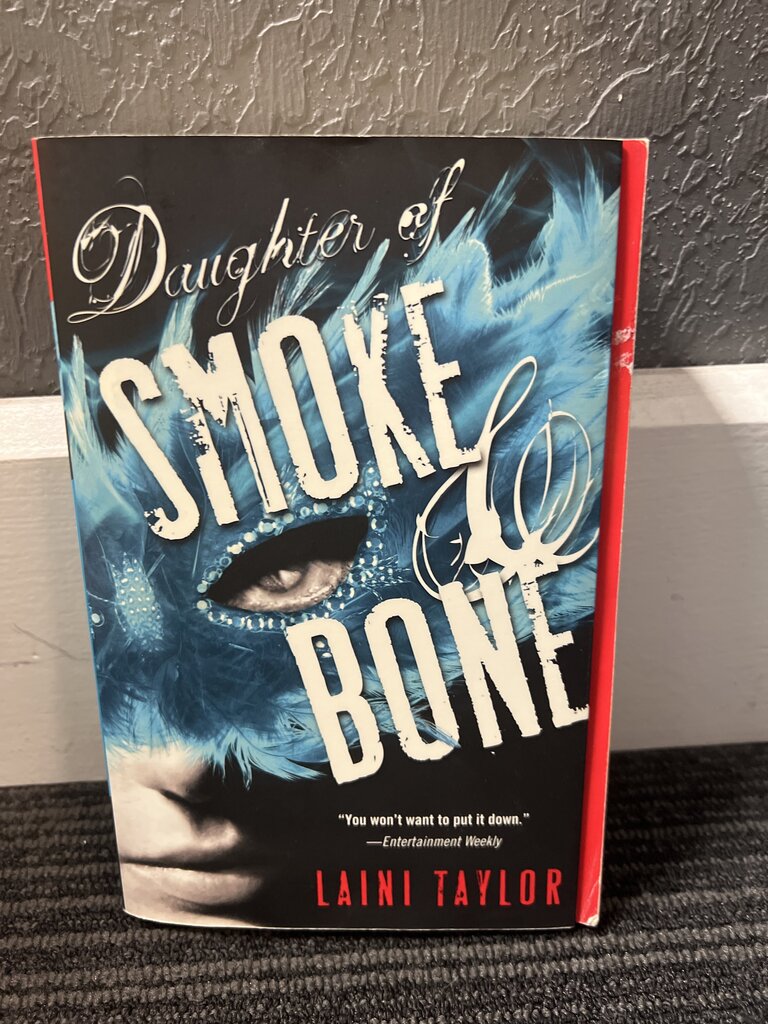 Daughter of Smoke Bone Book