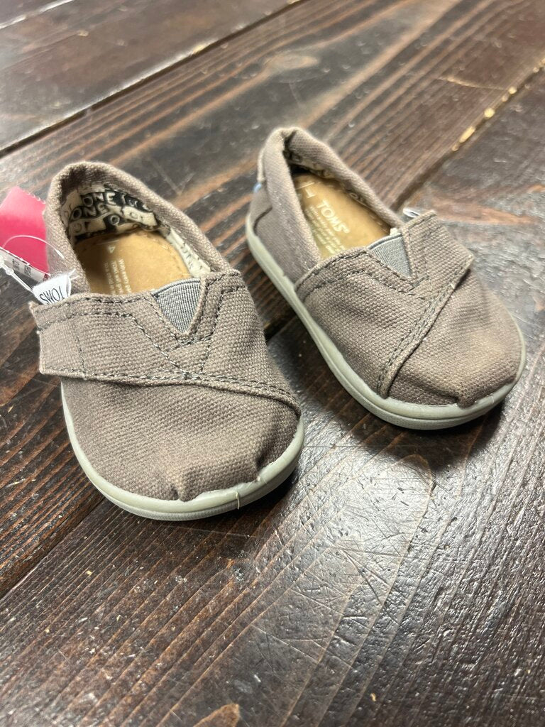 Boys Shoes TOMS 4