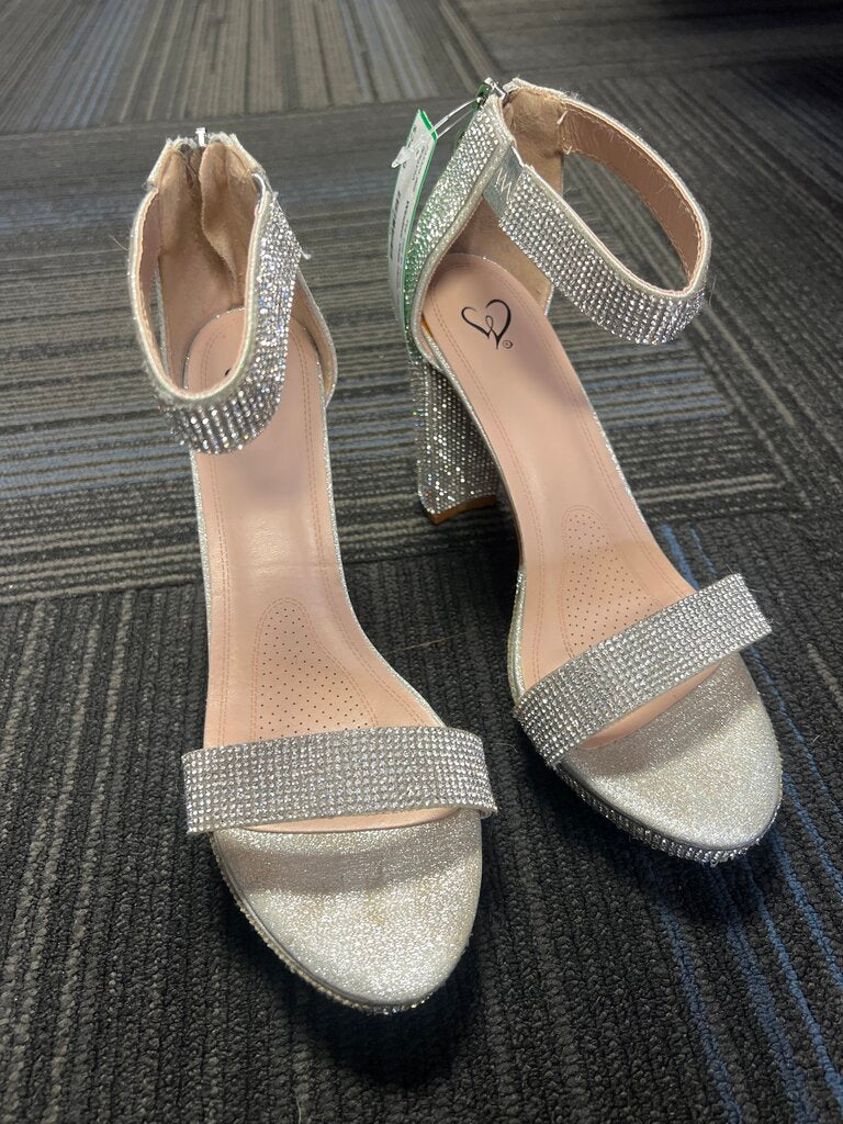 Gals Heels Windsor 8