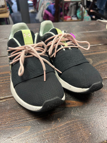 Gals Sneakers Under Armour 9.5