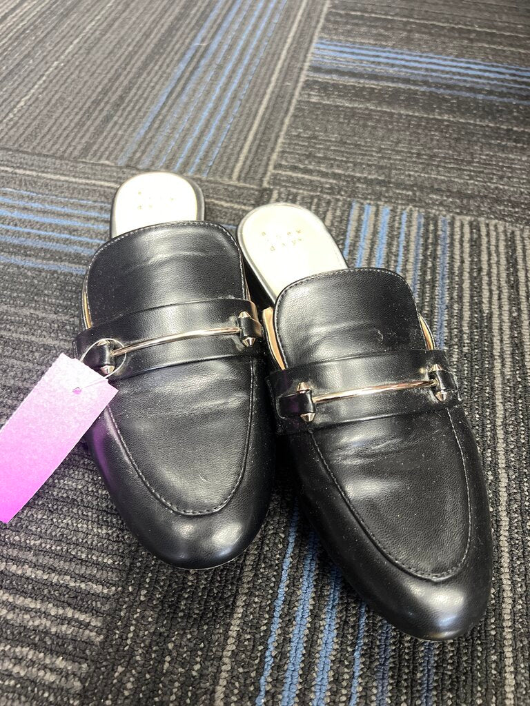 Gals Shoes a new day 8.5