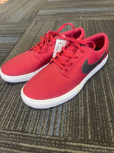 Load image into Gallery viewer, Guys Shoes Nike 10.5