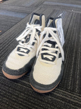Load image into Gallery viewer, Boys Wrestling Shoes Adidas 1