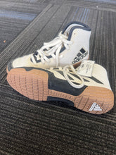 Load image into Gallery viewer, Boys Wrestling Shoes Adidas 1