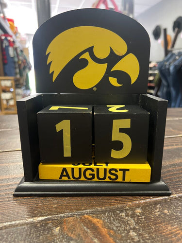 Hawkeyes Desk Calander