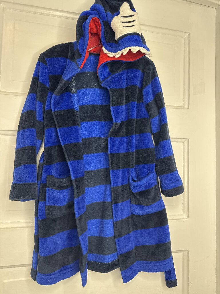 Boys Robe wonder nation 8