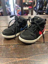 Load image into Gallery viewer, Boys Tennis Shoes Air Jordan 7