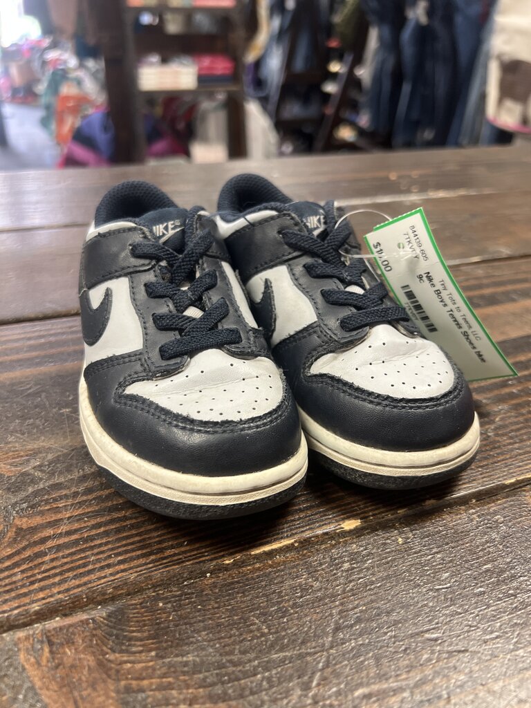 Boys Tennis Shoes Nike 9c