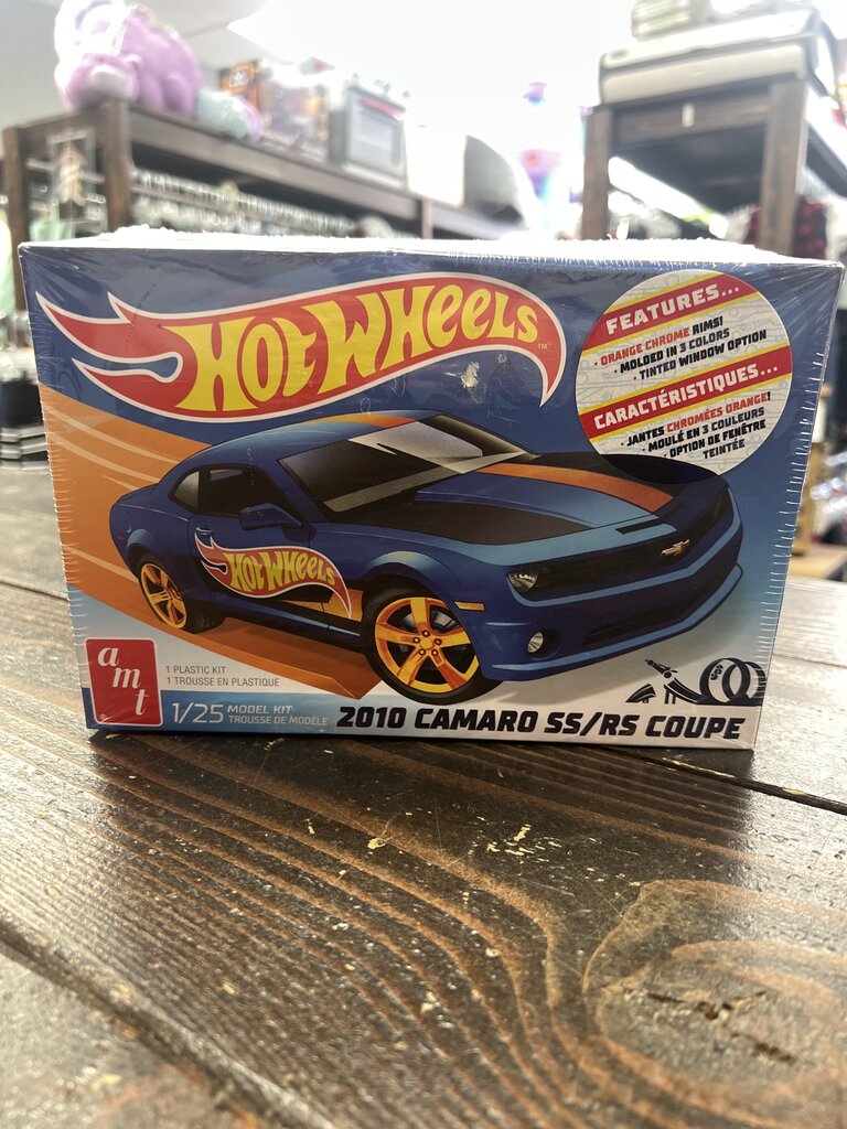 Hot Wheels 2010 Camaro SS/RS Coup Model Kit (NEW) org $38