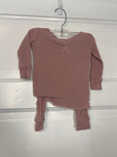 Girls LS Pajamas (2pc) spot front/as is kate quinn 12-18M