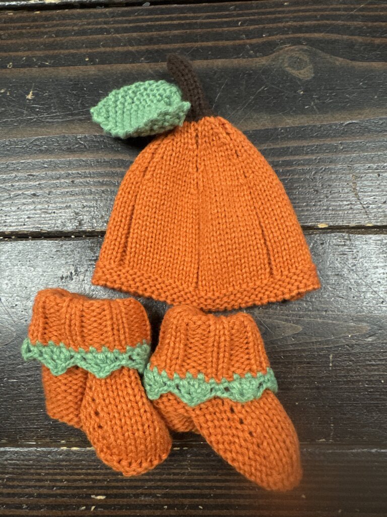 Unisex Pumpkin Hat W/ Slippers (3pc) 0-6M
