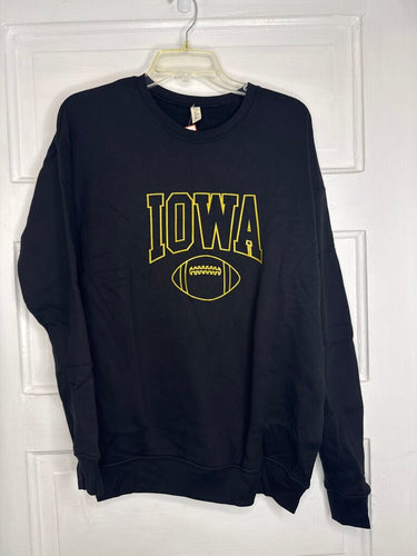 Gals Iowa Sweatshirt (NEW) org $55 Oat Collective M