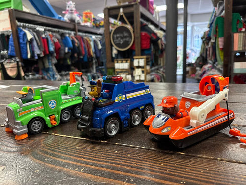 Paw Patrol Ultimate Pups Vehicle & Figurine Set
