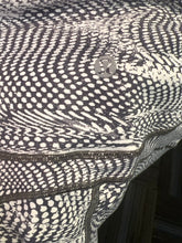 Load image into Gallery viewer, Gals Athletic Capri lululemon athletica 6