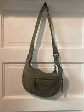 Load image into Gallery viewer, Purse - Olive
