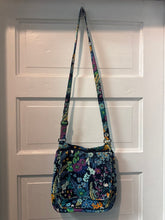 Load image into Gallery viewer, Vera Bradley Purse - Navy Floral