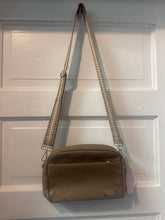 Load image into Gallery viewer, modern+chic purse - taupe (org $59)