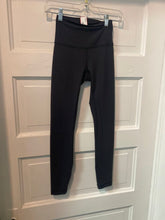 Load image into Gallery viewer, Gals Athletic Leggings lululemon athletica 2