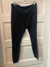 Load image into Gallery viewer, Gals Athletic Leggings (some wear/as is) athleta L
