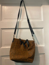 Load image into Gallery viewer, Universal Threads Tote - Leopard