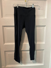 Load image into Gallery viewer, Gals Athletic Capri Savvi M