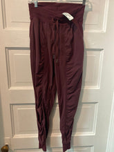 Load image into Gallery viewer, Gals Athletic Joggers lululemon athletica 4