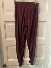 Load image into Gallery viewer, Gals Athletic Joggers lululemon athletica 4