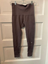 Load image into Gallery viewer, Gals Athletic Leggings (org $72) Savvi M