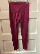Load image into Gallery viewer, Gals Athletic Leggings (org $72) Savvi M