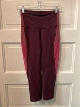 Load image into Gallery viewer, Gals Athletic Capri lululemon athletica 4