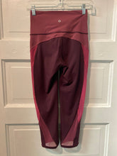 Load image into Gallery viewer, Gals Athletic Capri lululemon athletica 4