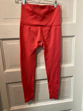 Load image into Gallery viewer, Gals Athletic Leggings (org $72) Savvi M