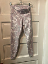 Load image into Gallery viewer, Gals Athletic Leggings (org $72) Savvi M