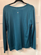 Load image into Gallery viewer, Gals Athletic LS lululemon athletica 10