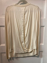 Load image into Gallery viewer, Gals Sweater lululemon athletica 8/10